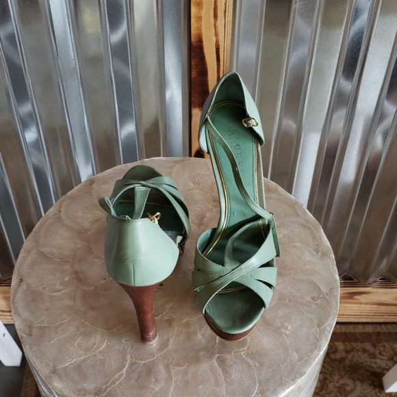 Shoes - Picture 2 of 4